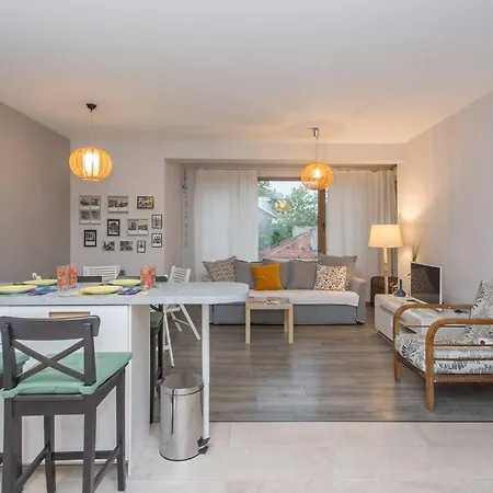 Parkcenter Modern Vintage Apartment アパート *